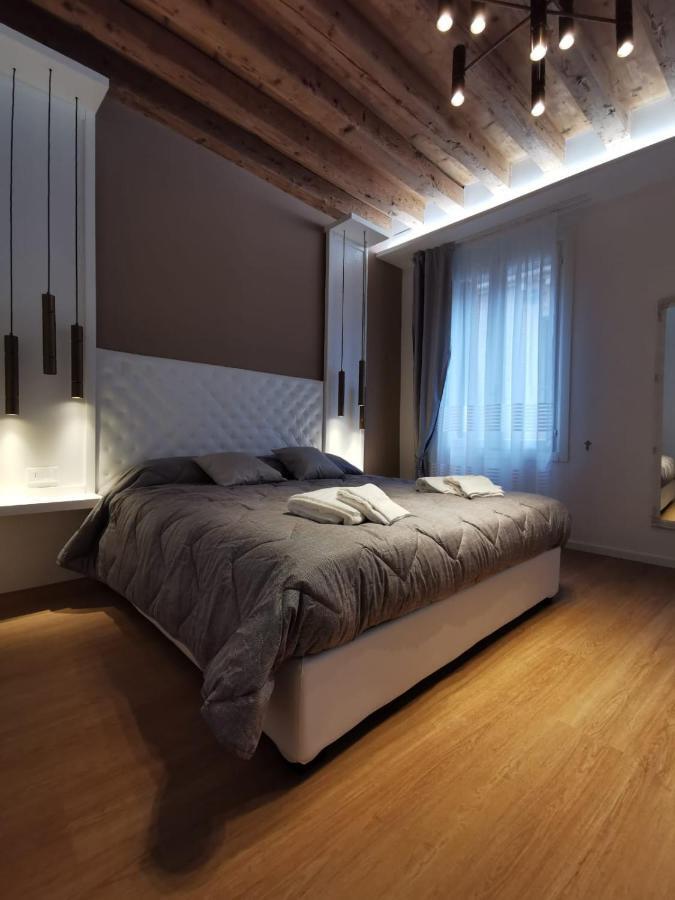 Deluxe 3 Bedroom Flat In Rialto Apartamento *