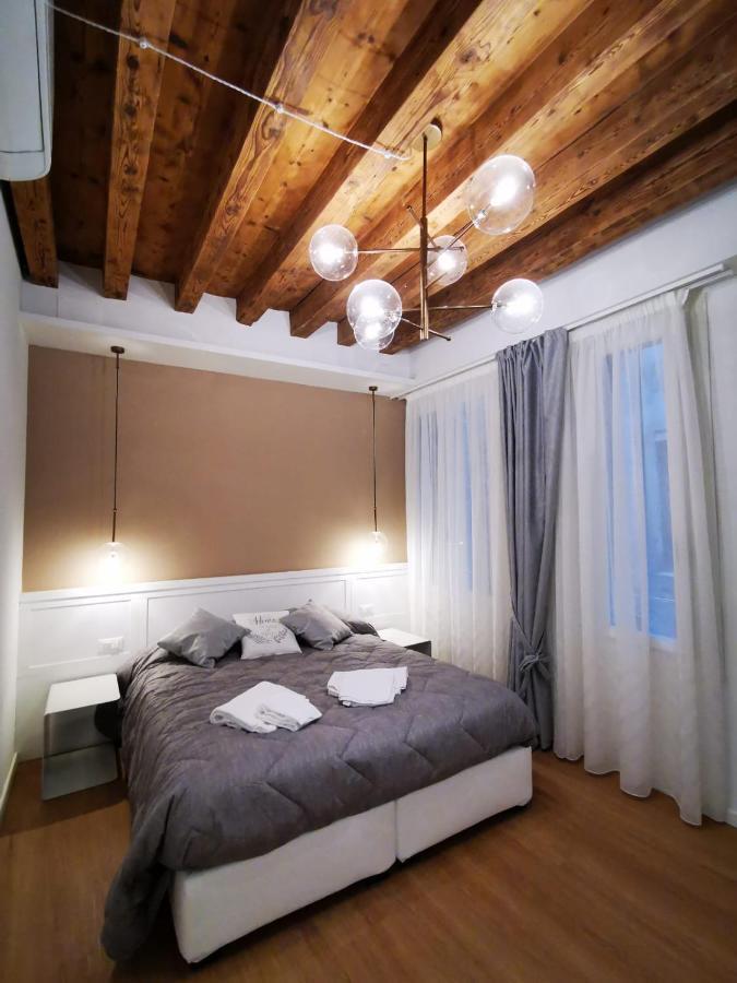 Deluxe 3 Bedroom Flat In Rialto * Venecia