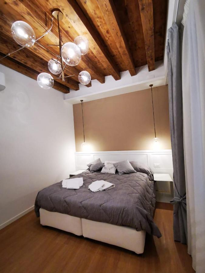 Deluxe 3 Bedroom Flat In Rialto Apartamento